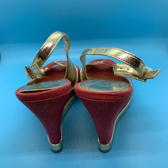 BCBG Paris Red/Gold Wedge/Heel Peep Toe Size 8 - Picture 3 of 6